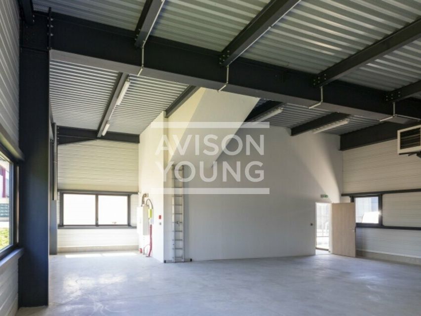 Location local d''activites 213 m² non divisibles