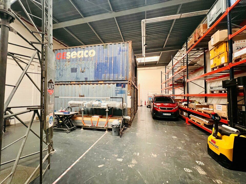 Location local d''activites 470 m² non divisibles