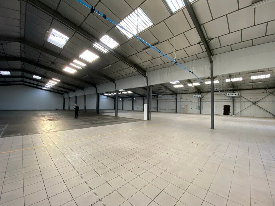 Location local 2000 m² à MONTAUBAN