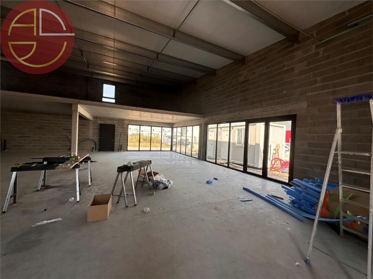 Location local commercial 280 m² à PLAISANCE-DU-TOUCH