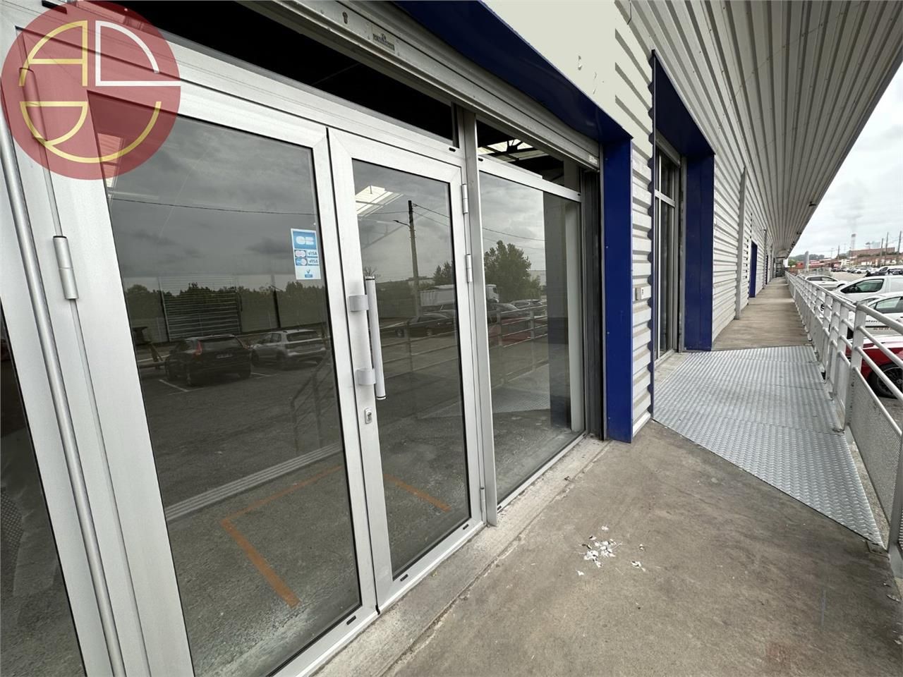 Location local commercial 380 m² à TOULOUSE