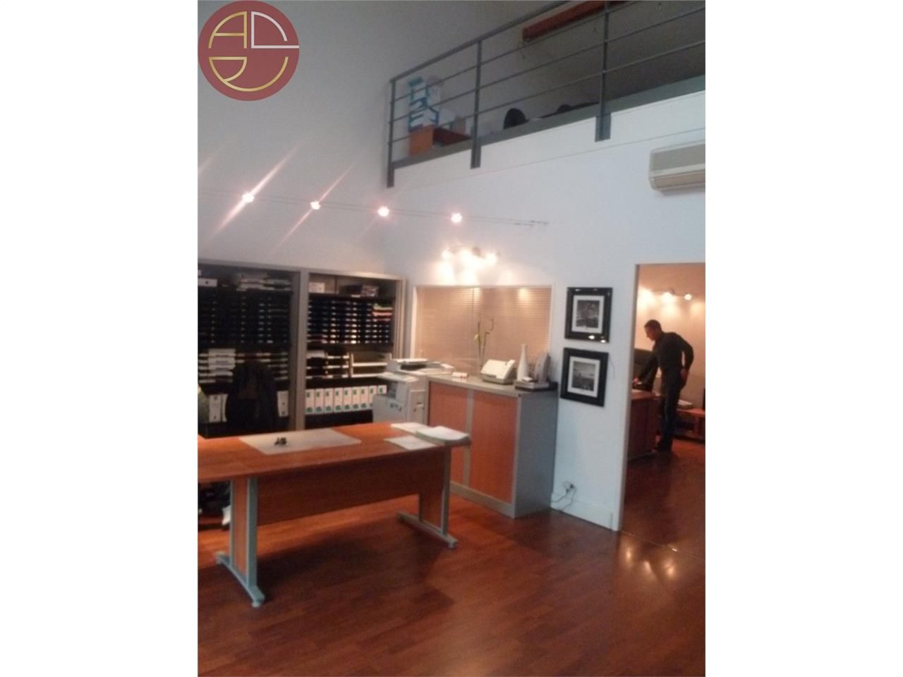 Location local commercial 318 m² à AUCAMVILLE