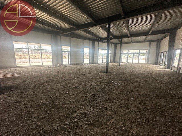 Location local commercial 1000 m² à PINSAGUEL