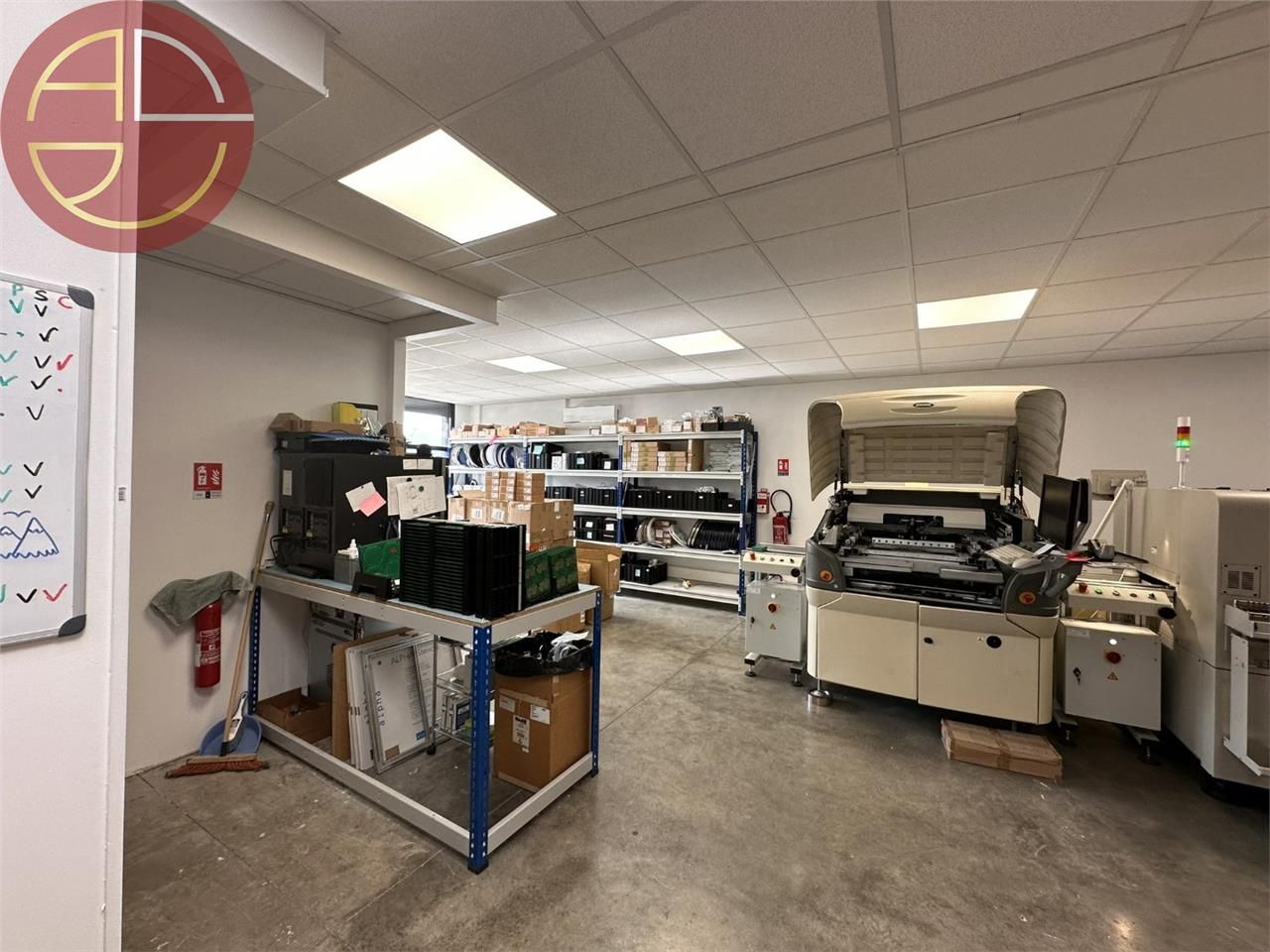 Location local 112 m² à MONTRABE