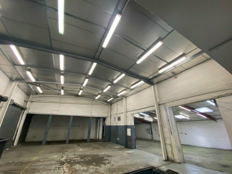 Vente local commercial 800 m² à TOULOUSE