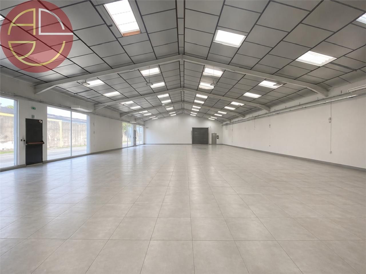 Vente local 1800 m² à PLAISANCE DU TOUCH