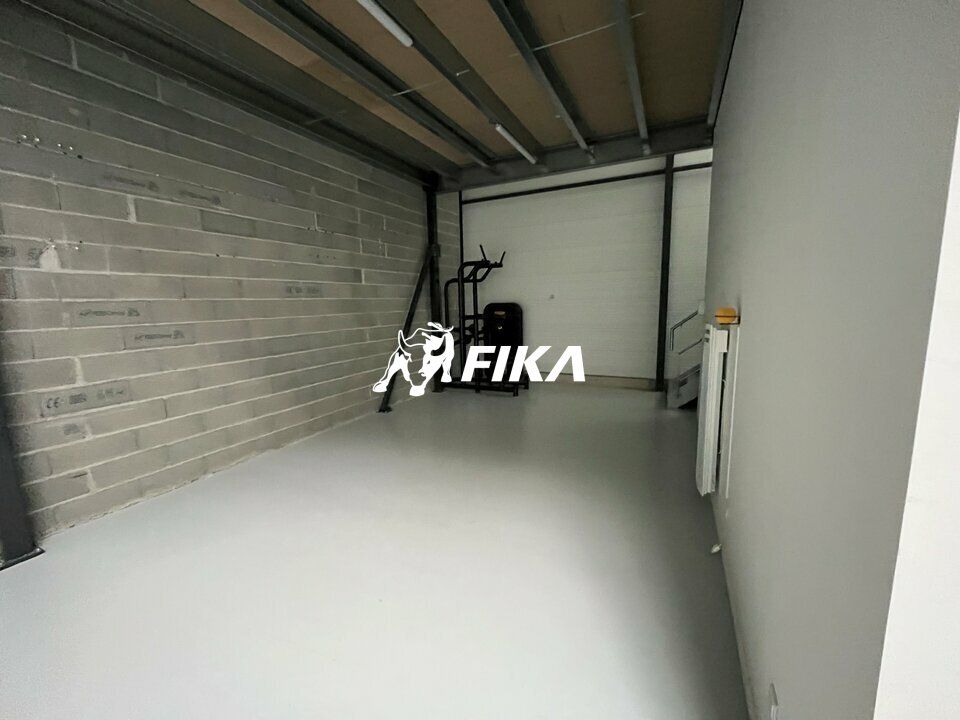 Location local d''activites 215 m² non divisibles