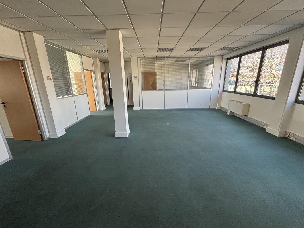 Location bureaux 164 m² non divisibles