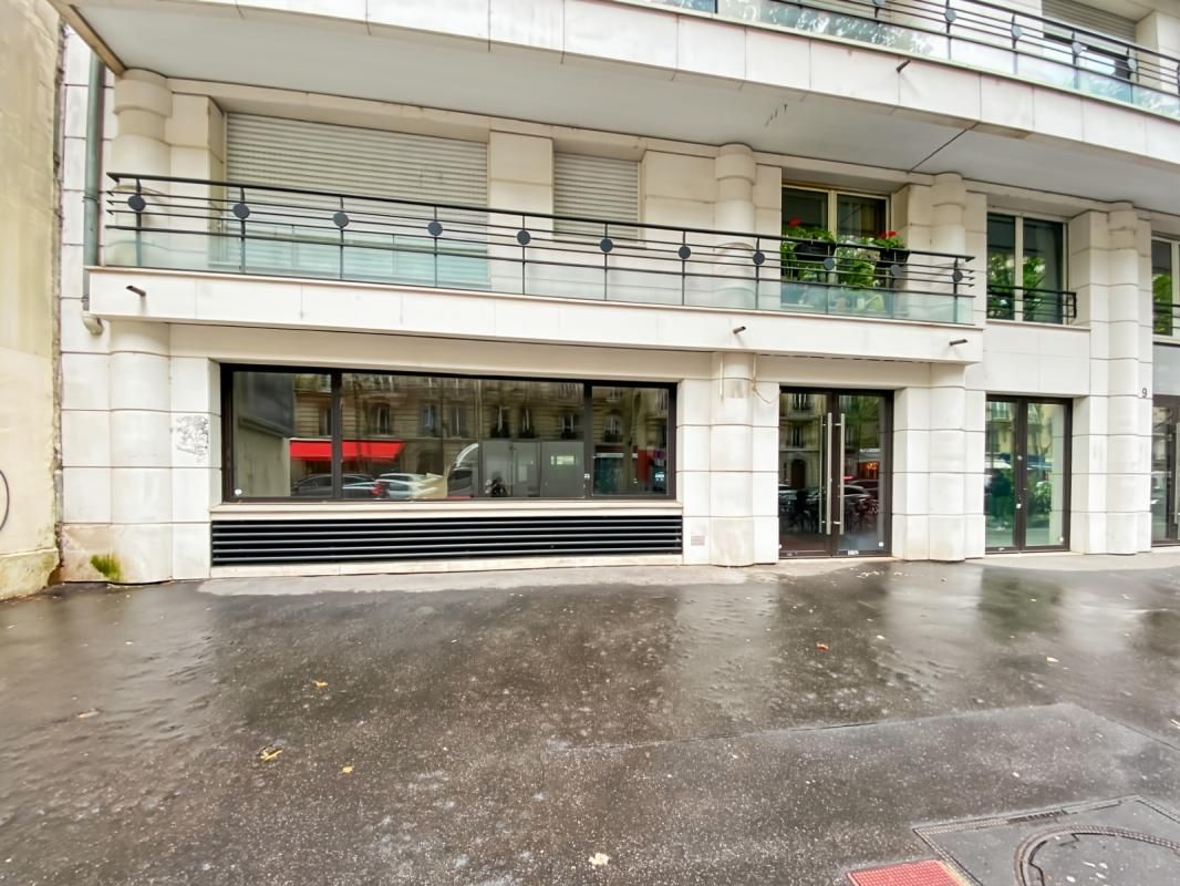 Location local commercial 177 m² non divisibles