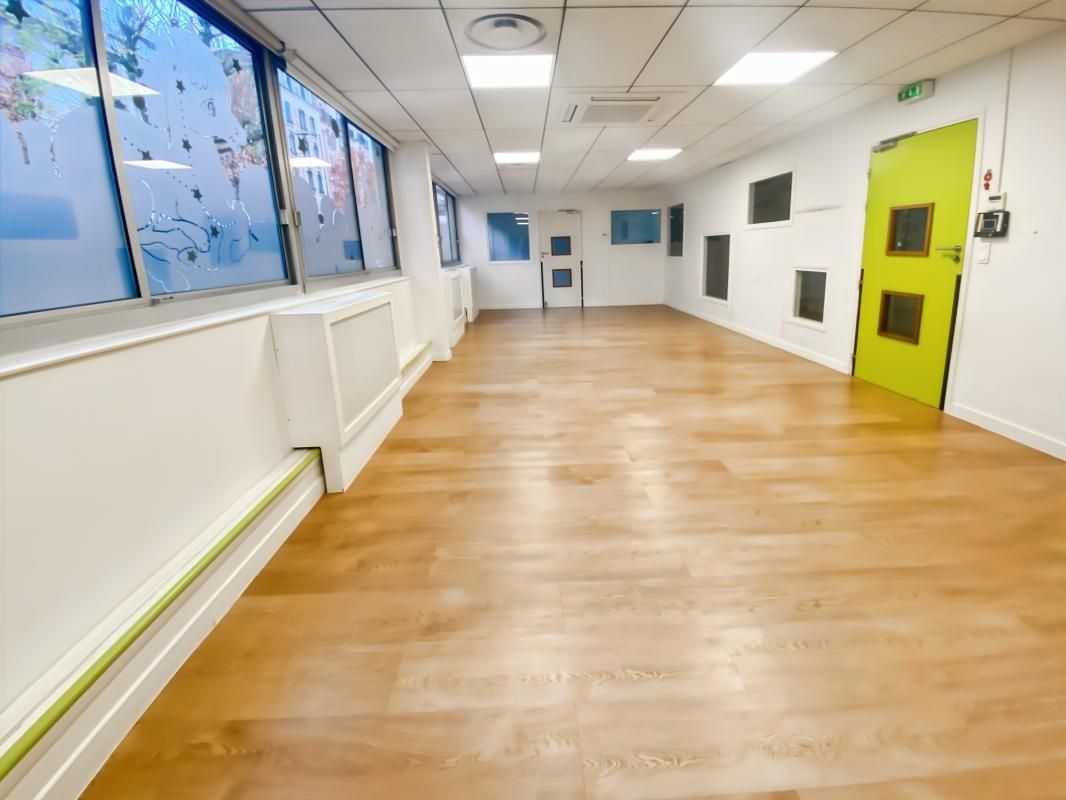Vente bureaux 680 m² non divisibles