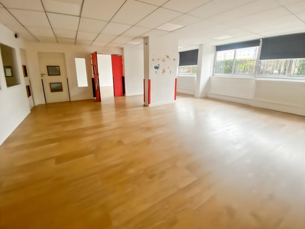 Vente bureaux 680 m² non divisibles