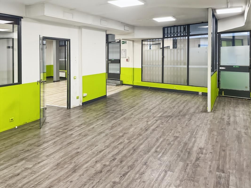 Location bureaux 128 m² non divisibles