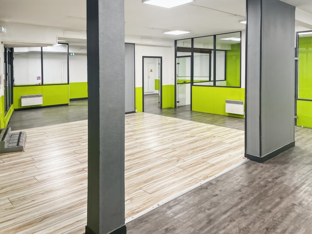 Location bureaux 128 m² non divisibles