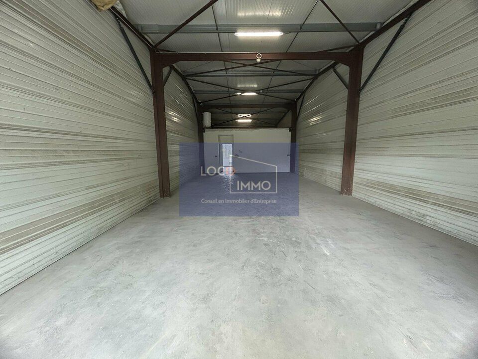 Location local d''activites 120 m² non divisibles