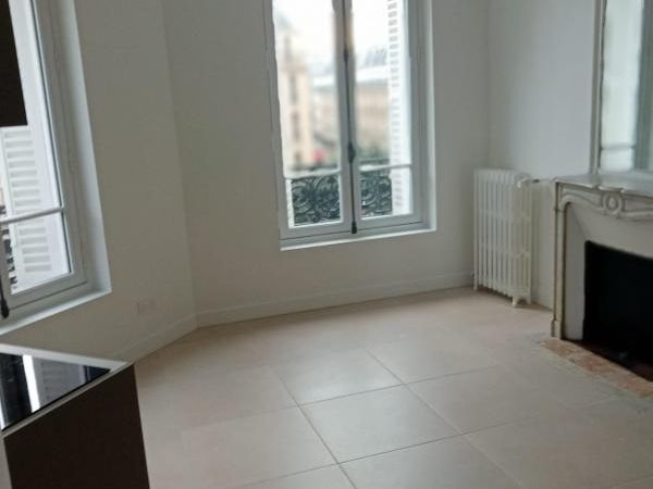 Location local commercial 98 m² non divisibles