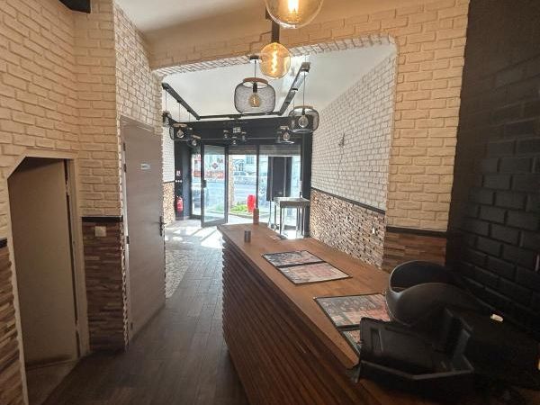 Location local commercial 77 m² non divisibles