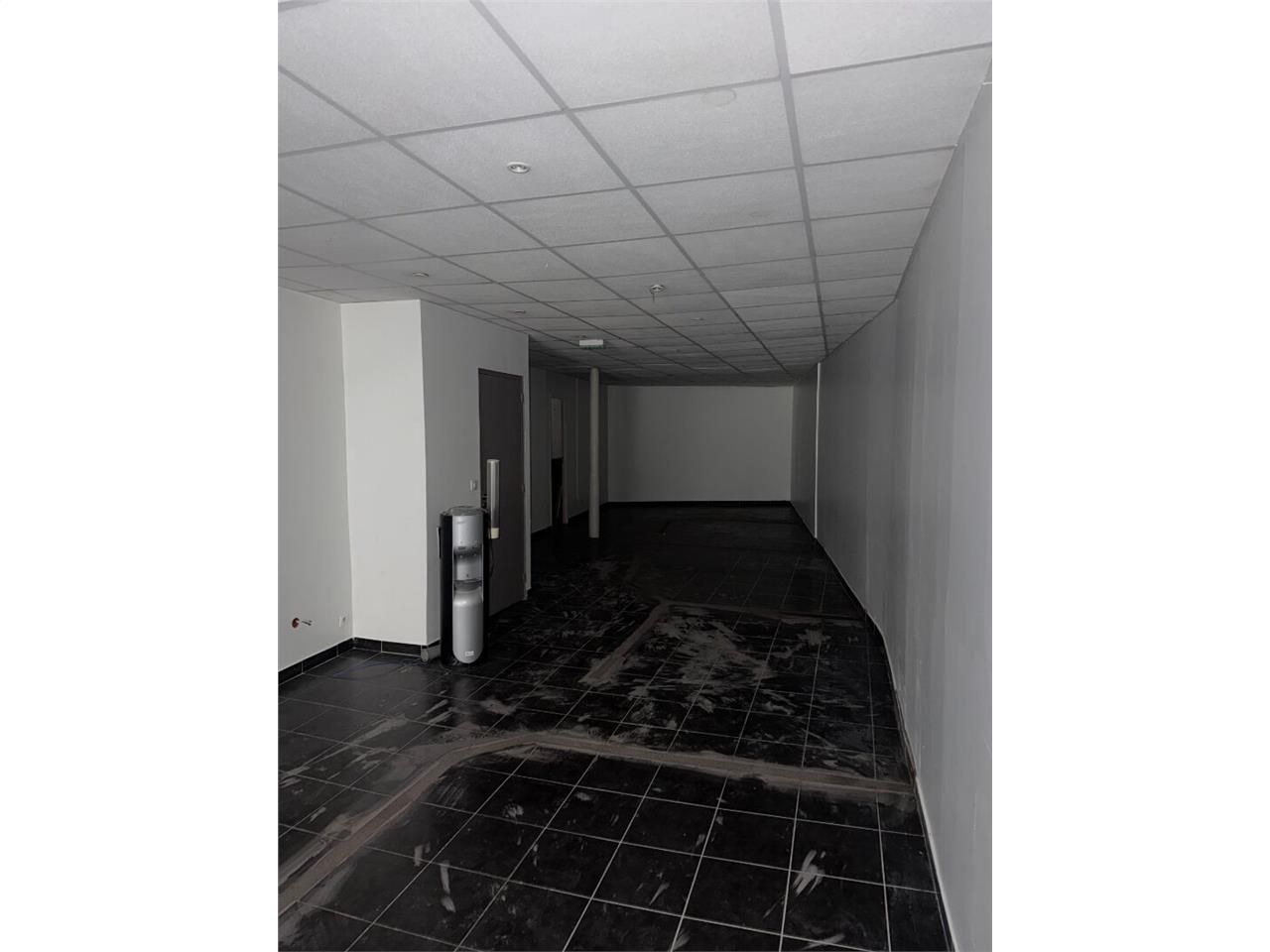 Location local commercial 85.00 m² à LIMOGES