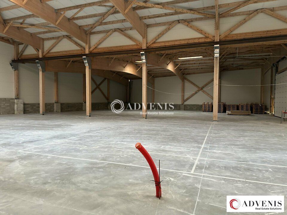 A LOUER - BATIMENT D'ACTIVITE NEUF DE 500 M² AVEC STOCKAGE EXTERIEUR