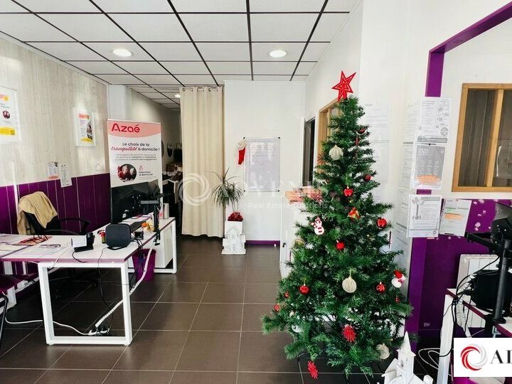 A VENDRE - LOCAL COMMERCIAL - 53 M²
