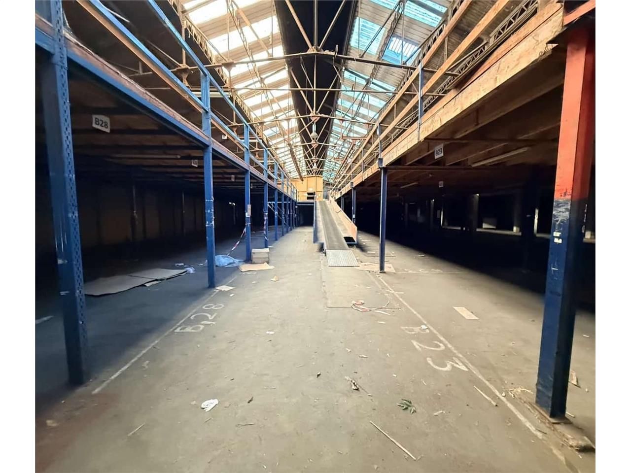 Location local 1129 m² à Le Havre