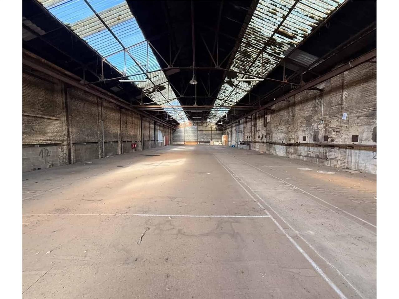 Location local 3486 m² à Le Havre