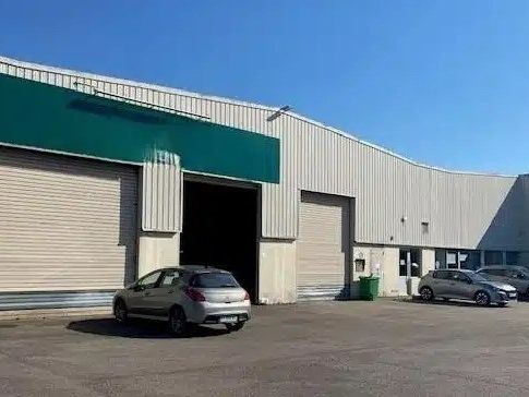 Location local 1739 m² à Sotteville-lès-Rouen
