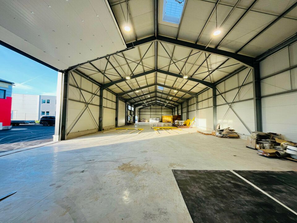 Location local d''activites 750 m² divisibles à partir de 250 m²