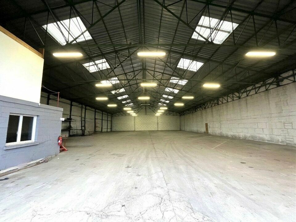 Vente local d''activites 1237 m² non divisibles
