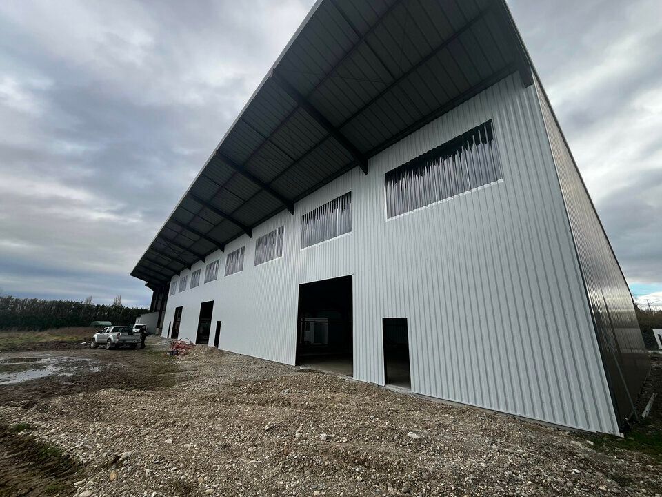Location local d''activites 700 m² divisibles à partir de 172 m²