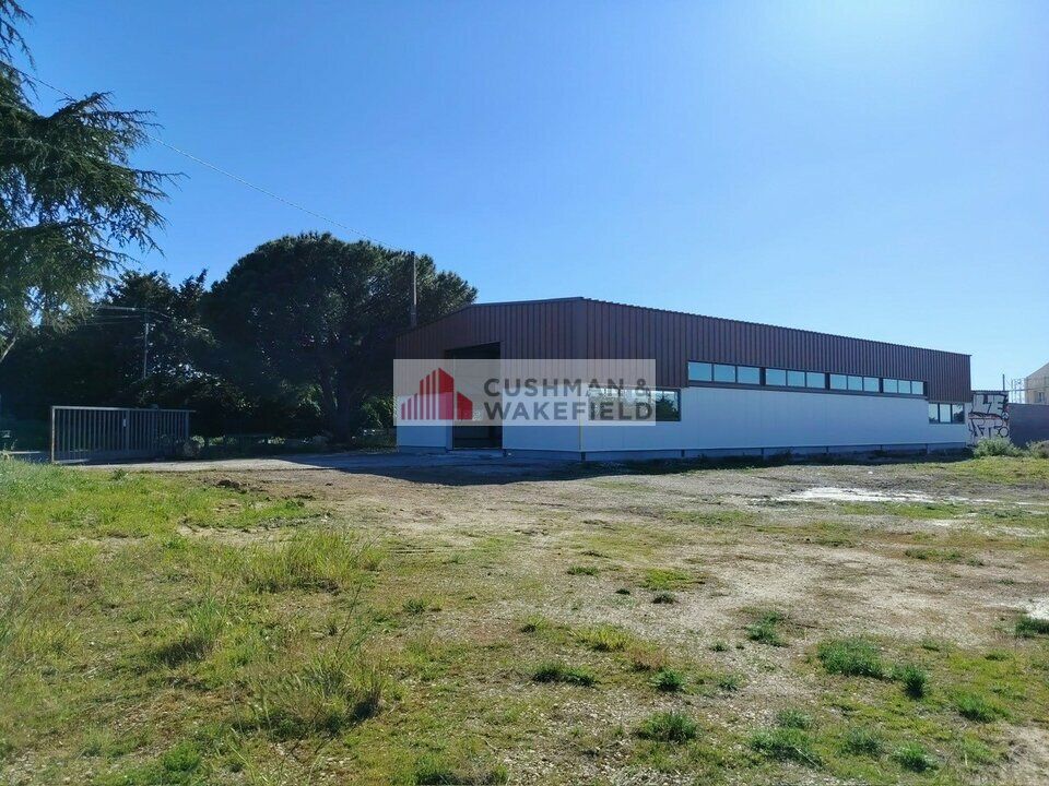 Location local d''activites 360 m² non divisibles