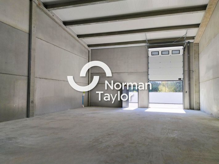 Location local d''activites 408 m² non divisibles