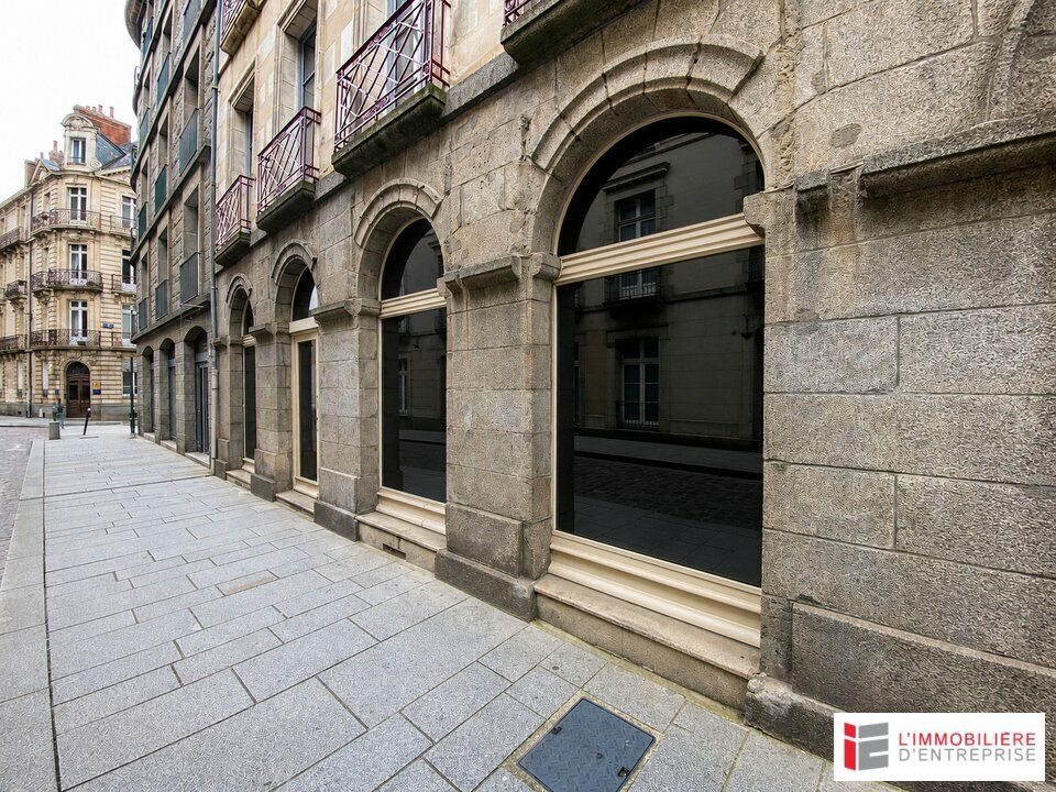 Location local commercial 160 m² non divisibles