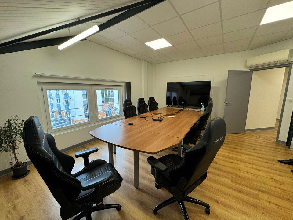 Location bureaux 234 m² divisibles à partir de 111 m²