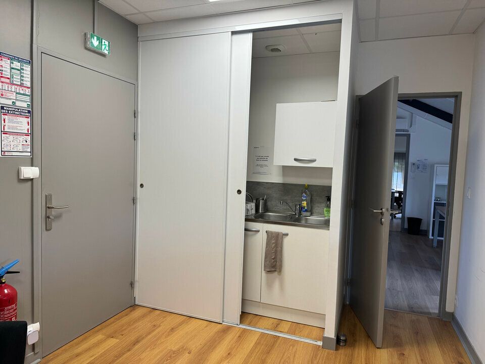 SAINT AVERTIN BUREAUX A LOUER 234 M² AVEC PARKINGS