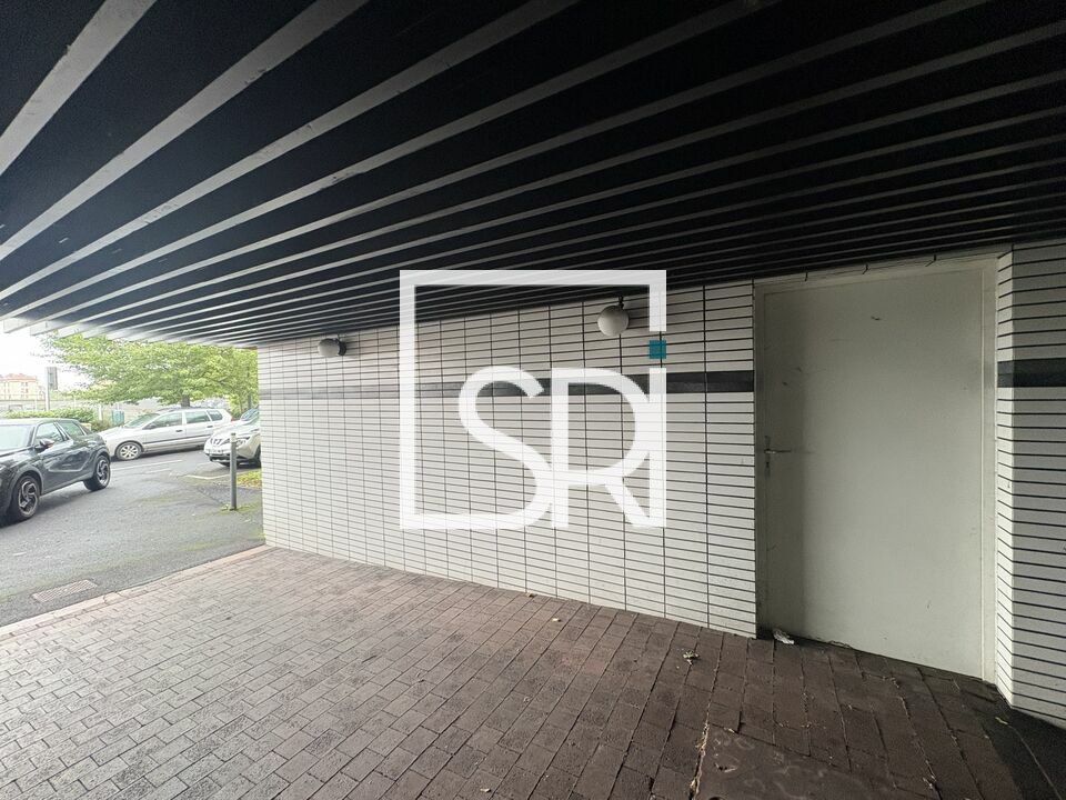 VENTE LOCAL DE STOCKAGE / BUREAUX 20 M² - SECTEUR GARE SNCF - 63000 CLERMONT-FERRAND