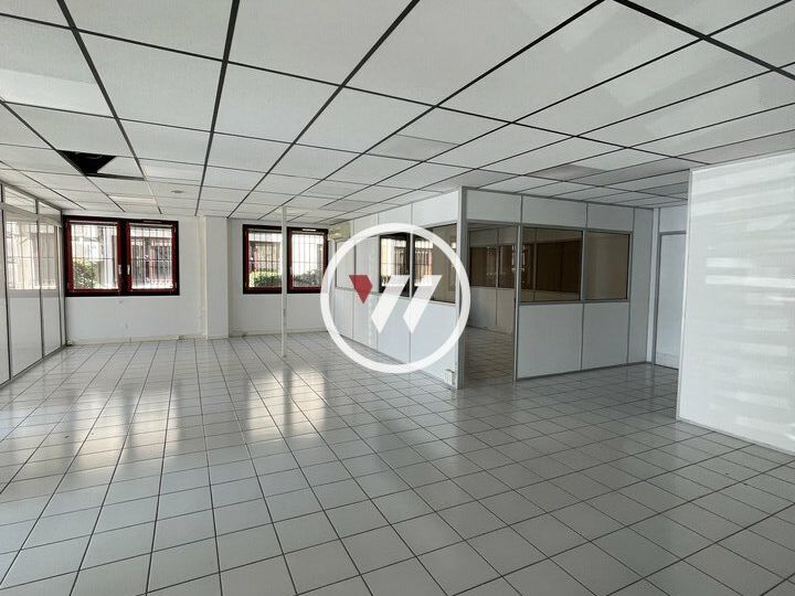 Location bureaux 144 m² non divisibles