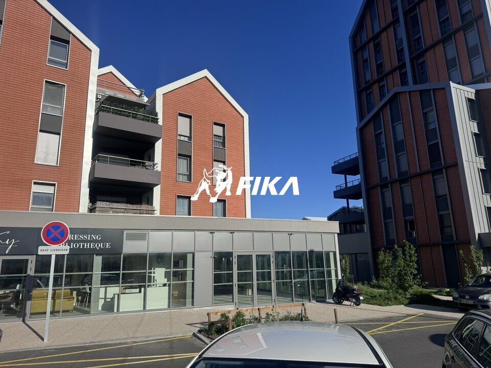 A LOUER - LOCAL COMMERCIAL - 147 m² - (33520) BRUGES