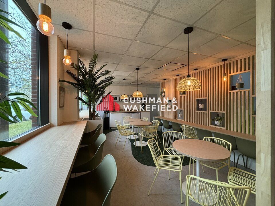 Vente bureaux 853.6 m² non divisibles