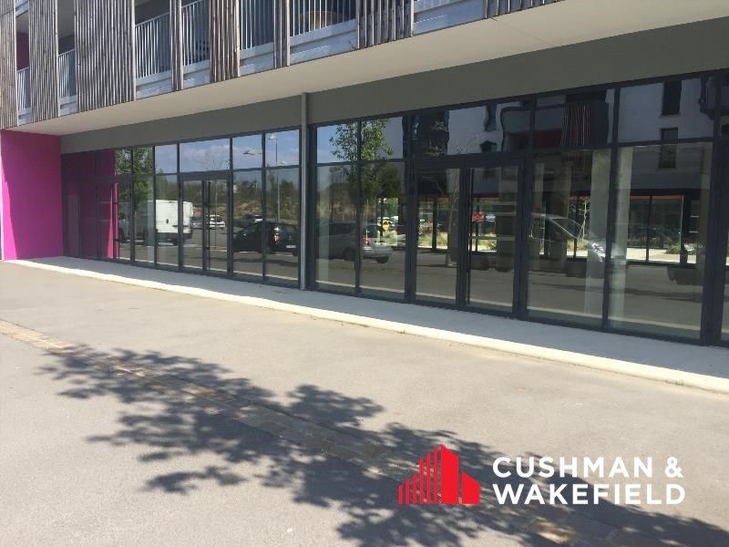 Location local commercial 213 m² non divisibles