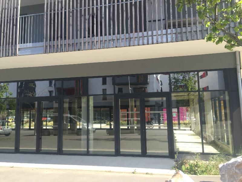 LOCATION LOCAL COMMERCIAL<br/>MONTAUDRAN