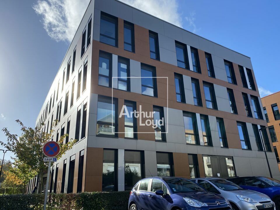 Location bureaux 875 m² divisibles à partir de 138 m²
