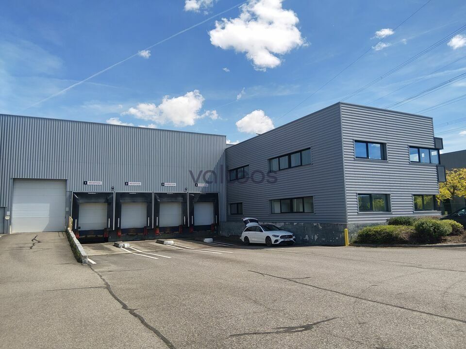 Location local d''activites 4582 m² non divisibles