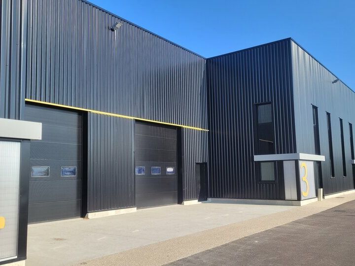 Location local d''activites 307 m² non divisibles