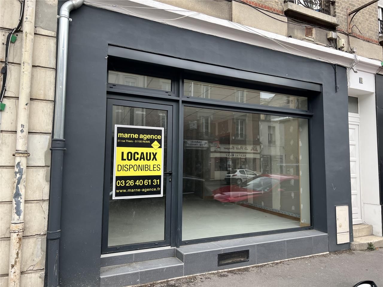 Location local commercial 61 m² à Reims