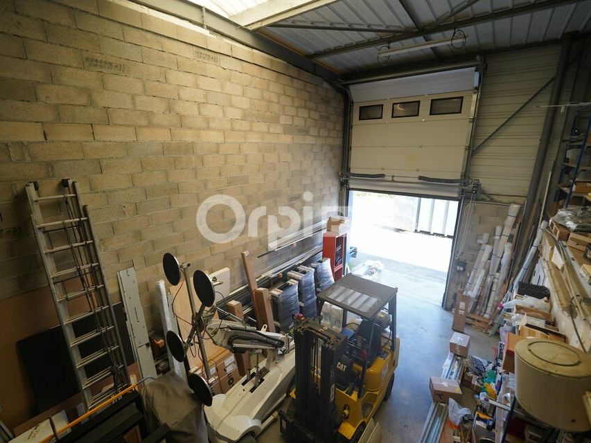 Location local d''activites 150 m² non divisibles