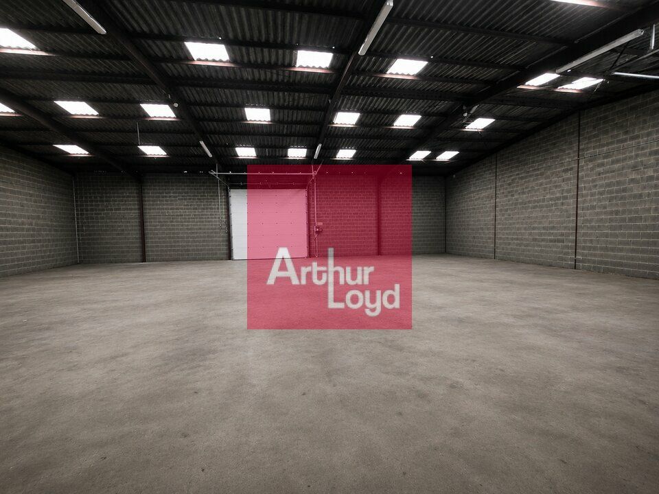 AUBIERE A LOUER LOCAL ACTIVITÉ  985 M2 - PARCELLE 2584 M²