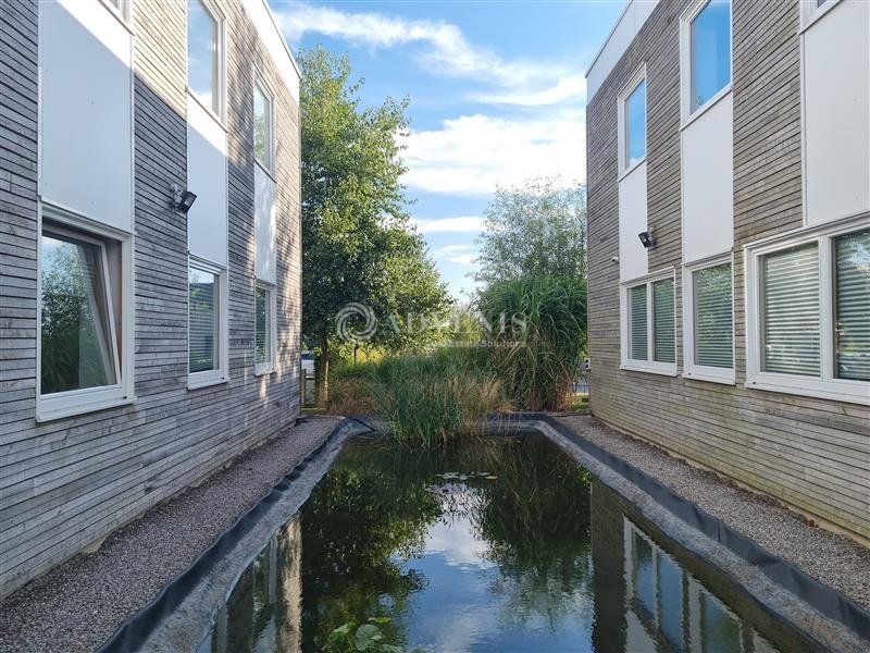 BUREAUX EN REZ-DE-CHAUSSE DE 373 M²