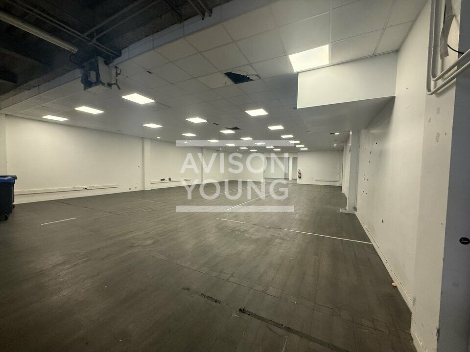 A louer local d'activités en rez de chaussée d'une superficie de 660 m² - SAINT DENIS (93)