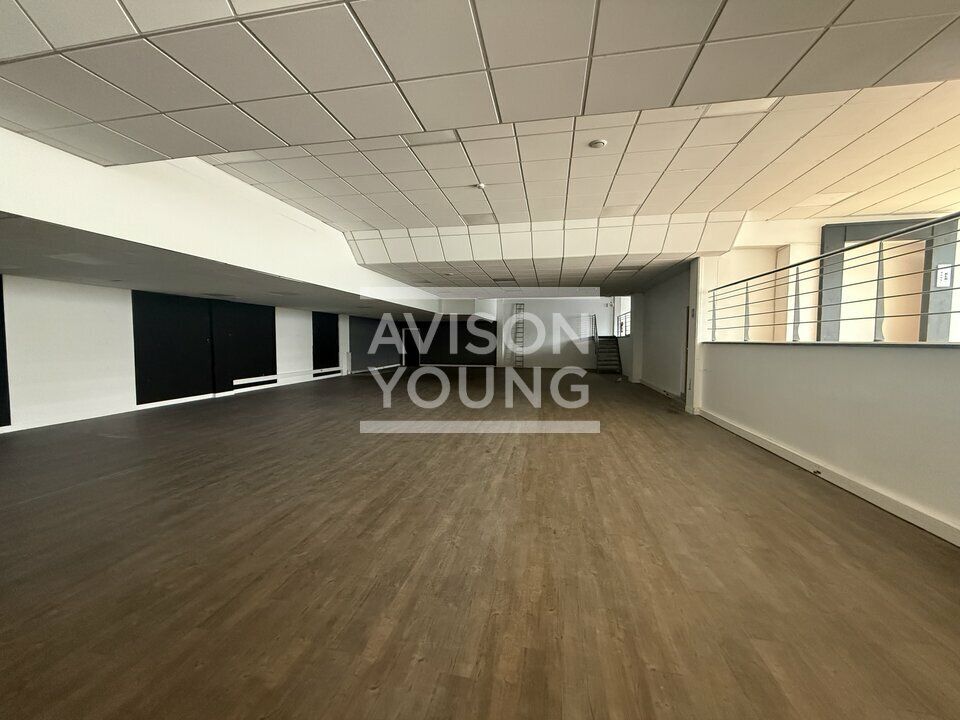 Location local d''activites 750 m² non divisibles