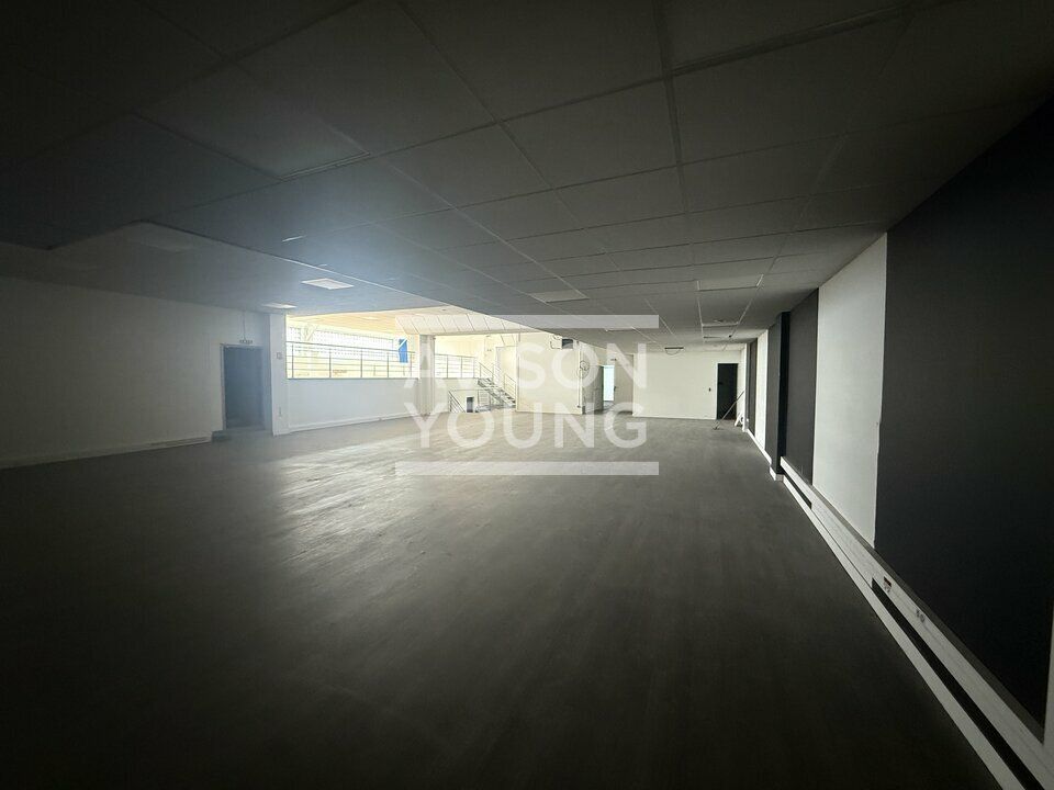 Location local d''activites 350 m² non divisibles